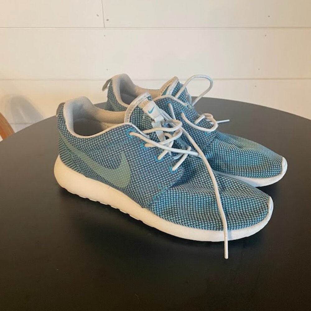Nike Roshe Shoes. Kid's size 6